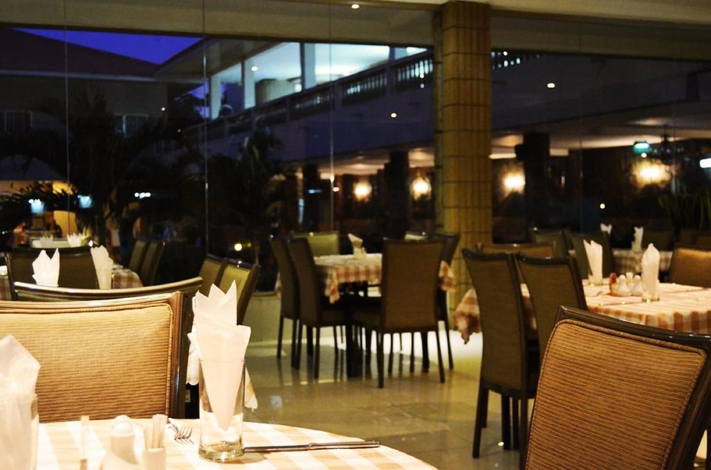 Mensvic Grand Hotel Akra Zewnętrze zdjęcie